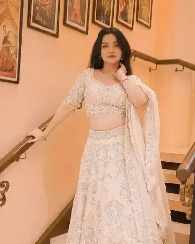 Escort Sulya
